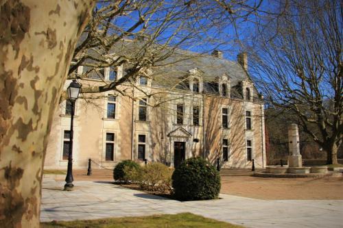 Chissay-en-Touraine Hotel | Château de la Menaudière
