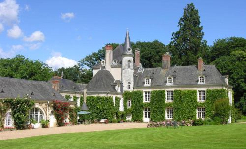 La Jaille-Yvon Bed & Breakfast | Château du Plessis - Anjou