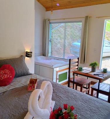 Costas Ski Chalet | Chalé Som do Riacho com Hidromassagem e Lareira á 20 minutos de Gonçalves-MG