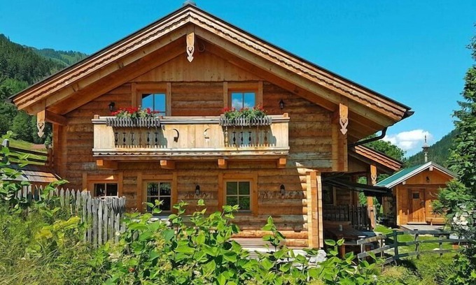 Sankt Martin am Tennengebirge Ski Chalet | Chalet in St. Martin with Sauna & Hot Tub