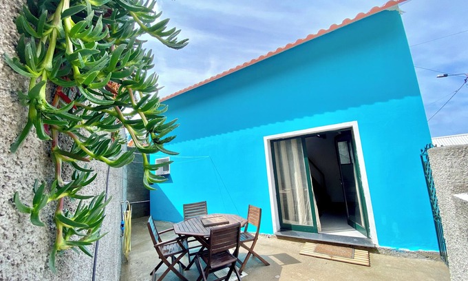 Prazeres Ski Chalet | Chalé in Calheta - Madeira Island. Side by side with the forest!