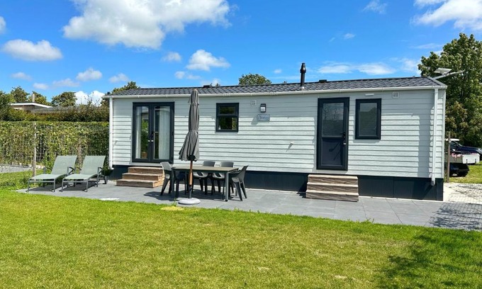 Sint Maarten Ski Chalet | Chalet 579 op Recreatiepark De Wielen