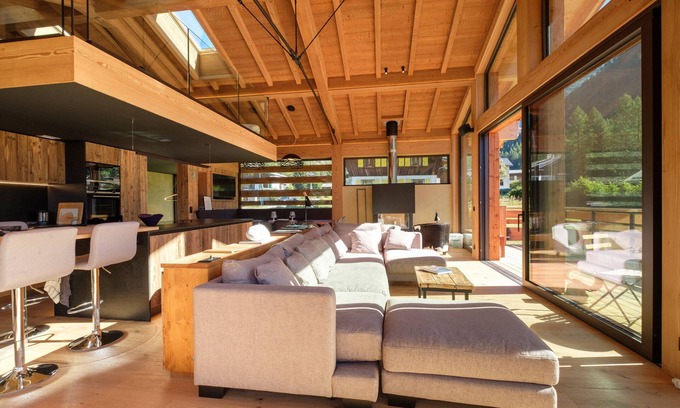 Montroc Ski Chalet | Chalet 'Aikoa' with Mountain View, Private Terrace and Wi-Fi