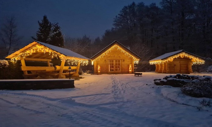 Bad Brambach Ski Chalet | Chalet 'Am See' with Mountain View, Private Terrace and Wi-Fi