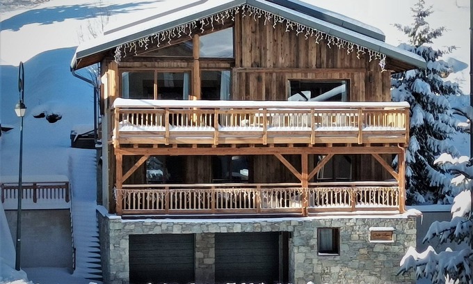 Le Bettaix Ski Chalet | Chalet Aspen - Luxury Chalet 15 people Spa/Sauna/Gym/Fireplace/Parking/Game Room