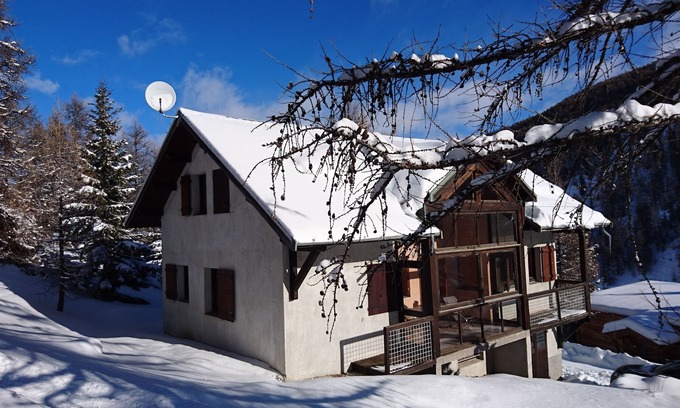 Les Claux Ski Chalet | Chalet at the foot of the slopes and 5 minutes from shops and ski school