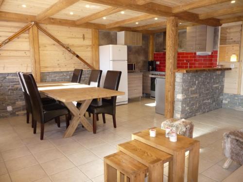 La Toussuire Ski Chalet | Chalet confortable 8 pers, skis aux pieds, 3 ch, parking, animaux admis - FR-1-417-116