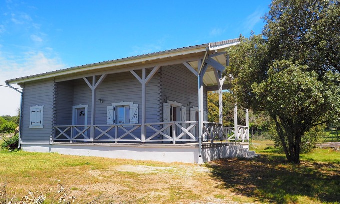 Brousses-et-Villaret Ski Chalet | Chalet du moulin: large wooden chalet with garden and covered terrace