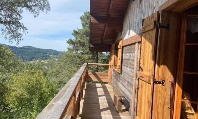 Le Tholy Ski Chalet | Chalet "Entierement Rénové au Calme" with Mountain View, Private Terrace & Wi-Fi