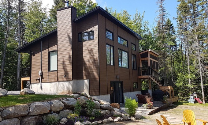 Entrelacs Ski Chalet | CHALET HARMONIE (LAKE FRONT)