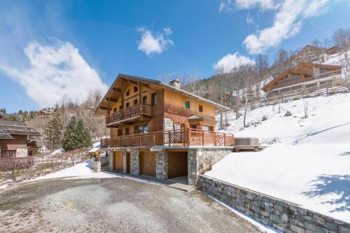 Meribel Ski Chalet | Chalet Himalaya , 10 Person Chalet with 5 ensuite bedrooms and outdoor jacuzzi in Meribel Centre