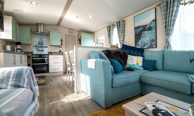 Oostkapelle Ski Chalet | Chalet in Oostkapelle near the Beach