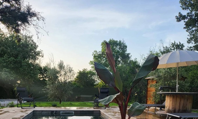 Meyrargues Ski Chalet | Chalet in the countryside with swimming pool