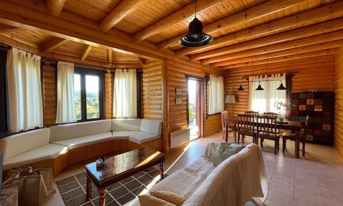 Zitsa Ski Chalet | Chalet Klimatia - Όμορφη ξύλινη μεζονέτα με τζάκι