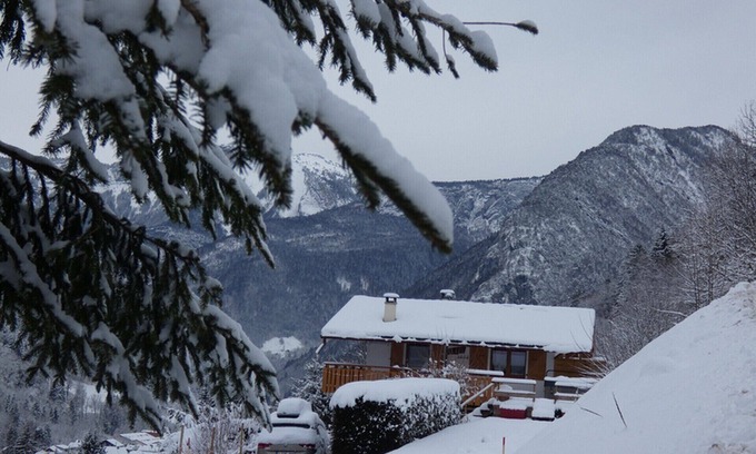 Thones Ski Chalet | Chalet Lac Annecy spa wifi parking panoramic mountain view domaine du fraizier