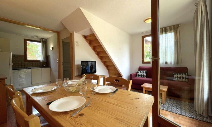 Saint-Etienne-en-Devoluy Ski Chalet | Chalet lumineux 3 pièces, 4 pers, proche remontées et pistes, balcon, parking, wifi gratuit - FR-1-525-270