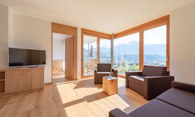 Marlengo Ski Chalet | Chalet 'Moosbichlerhof Rosalia' with Mountain View, Shared Pool and Wi-Fi