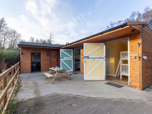 East Lewiston Ski Chalet | Chalet Morgan Stable by Interhome