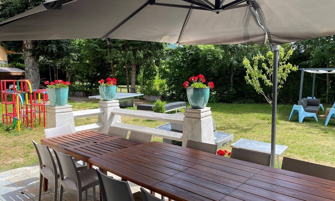 Lans-en-Vercors Ski Chalet | Chalet mountain apartment, sleeps 13, village center
