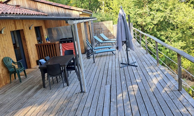 Saint-Vincent-de-Cosse Ski Chalet | Chalet overlooking the Dordogne Valley