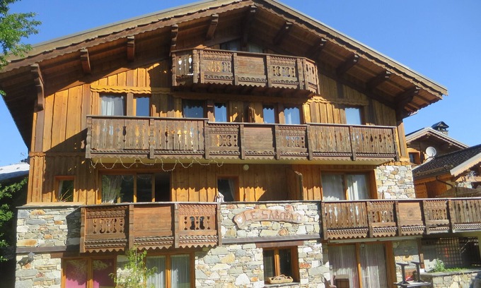Montchavin Ski Chalet | Chalet Plein Sud 9 people facing the slopes