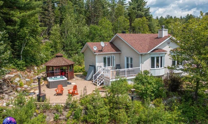 Chertsey Ski Chalet | Chalet sur la Colline - SPA