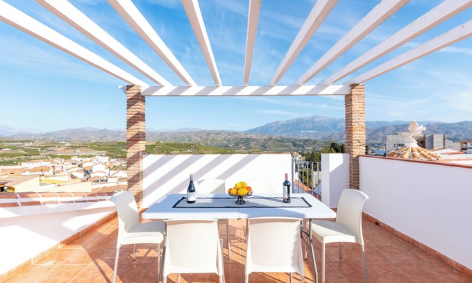Benamocarra House | Chalet 'Villa Cañete' with Mountain View, Terrace, Jacuzzi & Wi-Fi