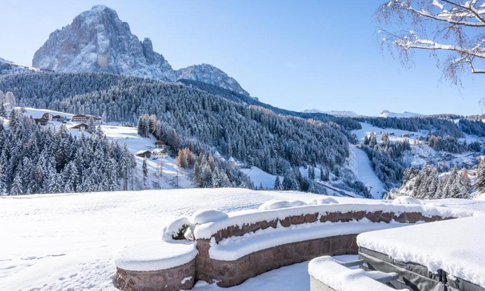Selva di Val Gardena Ski Chalet | Chalet Villa Carolina