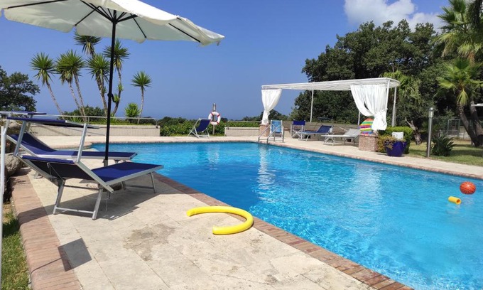 Capaccio-Paestum Ski Chalet | Chalet vista Capri
