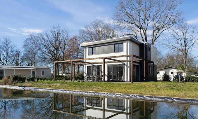 Susteren House | Chalet with 5 bedrooms, 3 bathrooms and infrared sauna