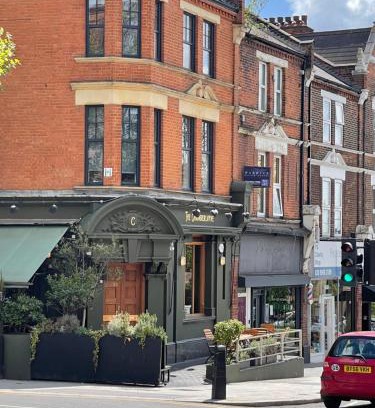 Queen's Park Apartment | Chamberlayne Inn