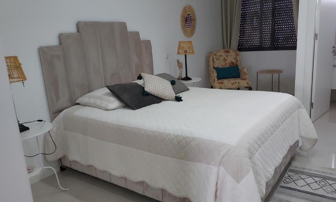 Mindelo Bed & Breakfast | chambre chez alcinda