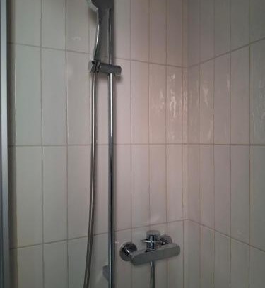 Morges House | Chambre indépendante à louer avec lit double, WC et salle de bain privatifs