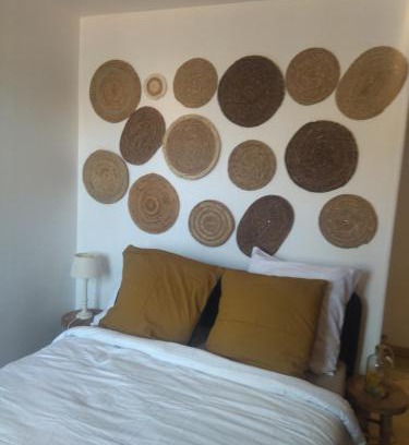 Stains House | Chambre Sahara