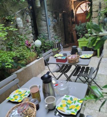 Saint-Pierre-des-Champs Bed & Breakfast | Chambres d hôtes Le clos des vins d anges
