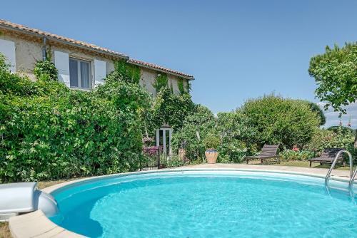 Orange Bed & Breakfast | Chambres d'Hôtes et Gîtes Le Mas Mellou