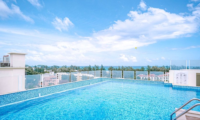 Karon Hotel | Chanalai Hillside Resort, Karon Beach