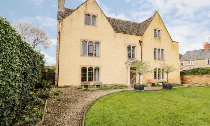 King's Stanley House | Chapel House