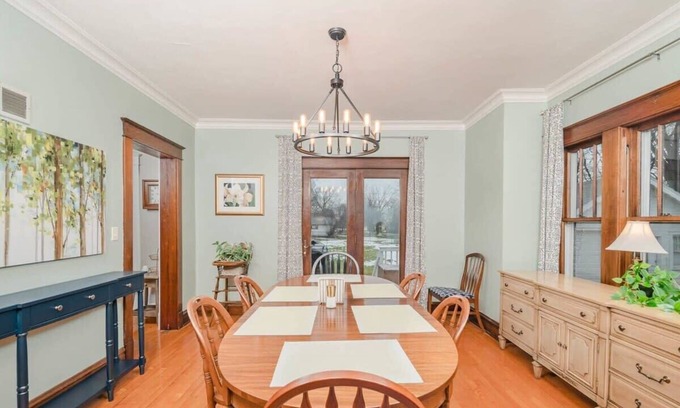 Oshkosh House | Character Home on Harney - 3 bedroom, 2 bath