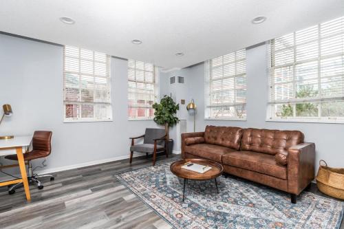 Thompson Square - Bunker Hill Apartment | Charlestown 2br w in-unit wd close to dining BOS-962