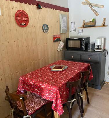 Les Angles Apartment | Charmant appartement avec parking privé dans une petite résidence très calme