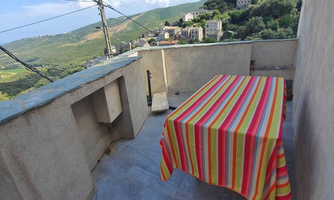 Rogliano Apartment | Charmant Appartement T4 Avec Terrasse à Rogliano, Cap Corse Maccinaggio