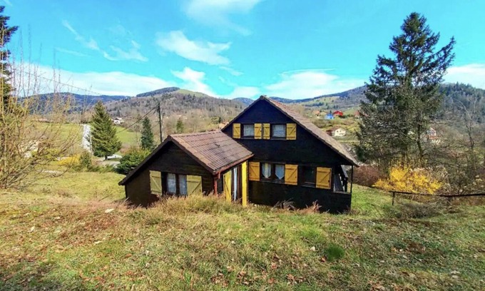 Le Menil Ski Chalet | Charmant Chalet Rustique Proche de la Bresse