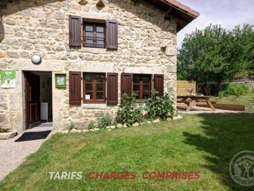 La Chapelle-en-Lafaye Apartment | Charmant gîte en pierres pour 4 pers. avec terrasse à La Chapelle-en-Lafaye - FR-1-496-59