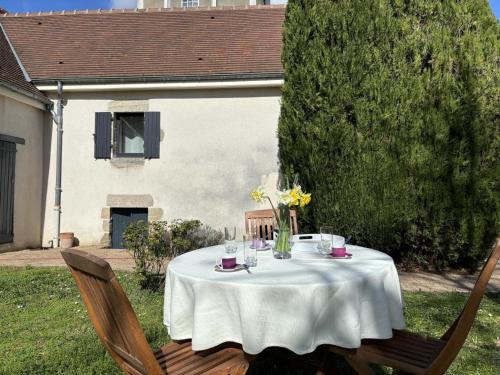 Contigny House | Charmant gîte proche de St-Pourçain, tout inclus, terrasse privée - FR-1-489-512