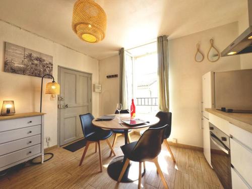 Remoulins Apartment | Charmant studio à 200m du Gardon