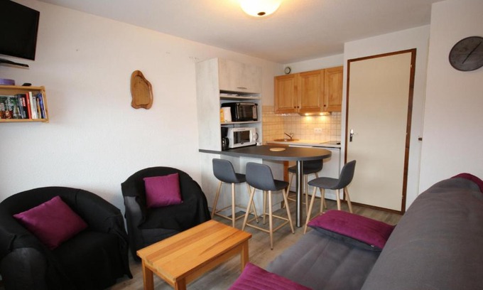 Les Saisies Apartment | Charmant studio cabine avec balcon et garage à Hauteluce - FR-1-293-139