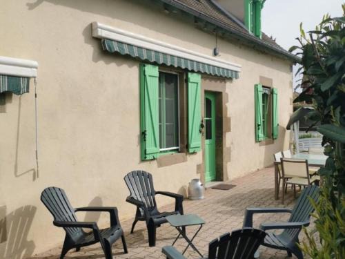 Saint-Aubin-le-Monial House | Charmante fermette avec jardin clos et animaux admis à Saint-Aubin-le-Monial - FR-1-489-490
