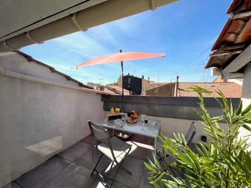 Beziers Apartment | Charme urbain sous les toits-Terrasse/Clim/Parking