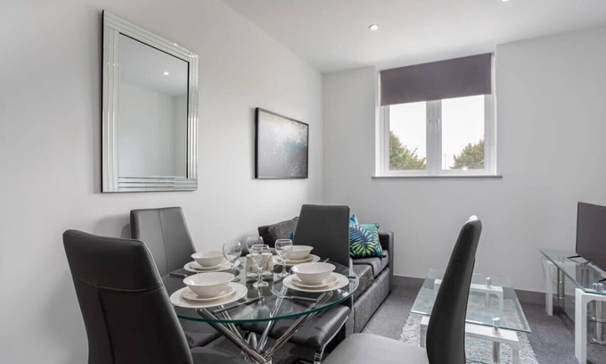 Leeds Apartment | Charming 1 Bed Apartment in Leeds
